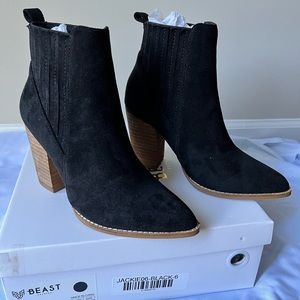 Beast Fashion Jackie Black Boots, Size 6. New in Box.